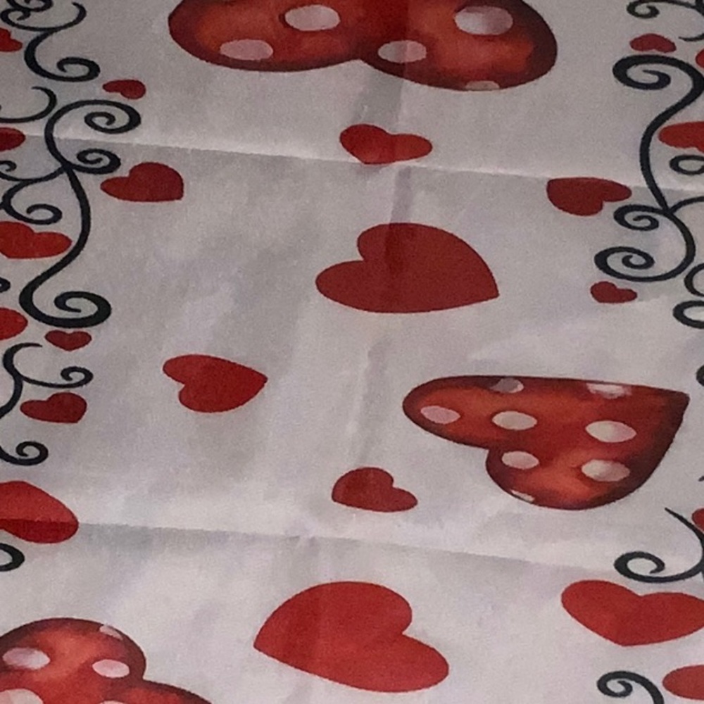 3$🤩Heart Pattern Table Runner❤️ - Picture 2 of 2